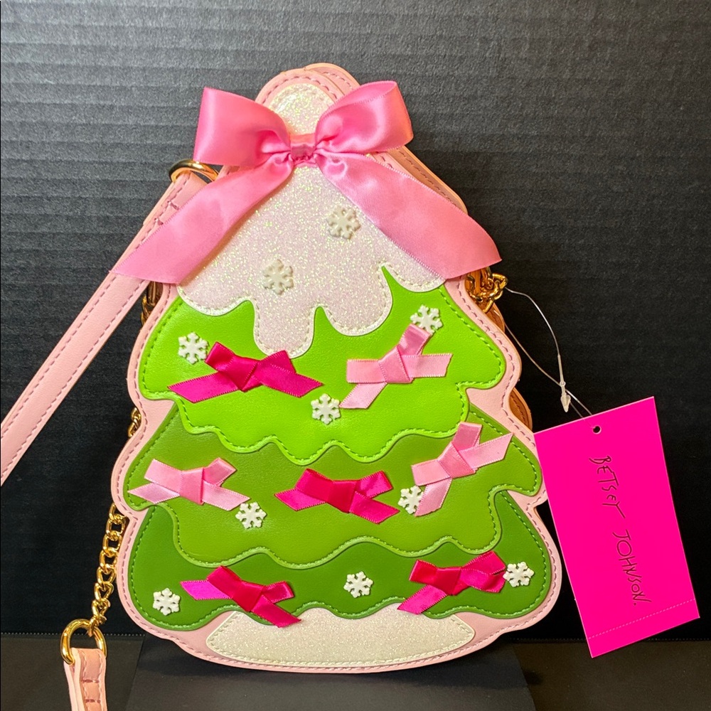 Betsey Johnson Pink and Green Festive Christmas Tree 🎄 Crossbody Bag with 🎀 ❄️